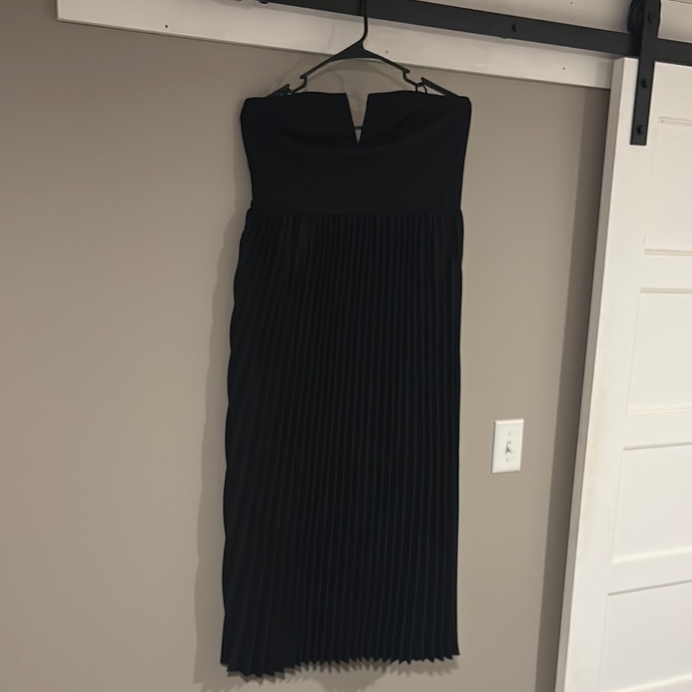 SHEIN Black Strapless Dress with Sleek Design